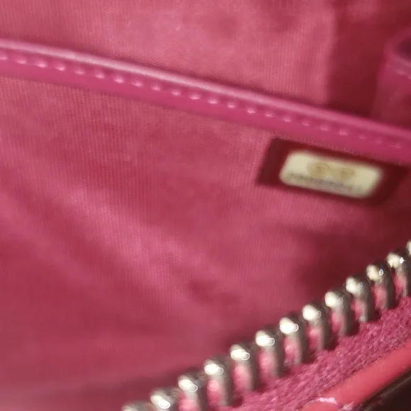 Chanel Quilted Patent Longwallet - Picture 10 of 15